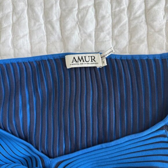 Amur Lenova Cutout Top - Picture 4 of 5